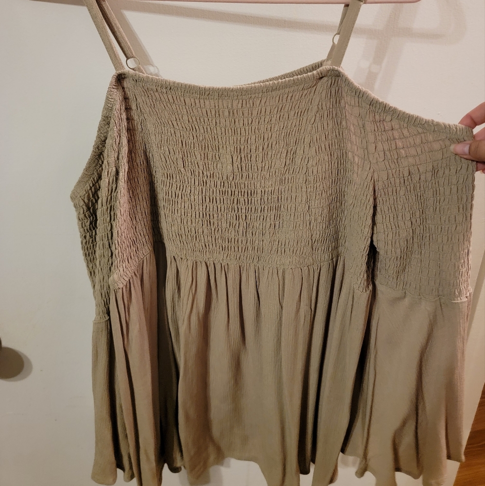 NWT Torrid Cold Shoulder Top